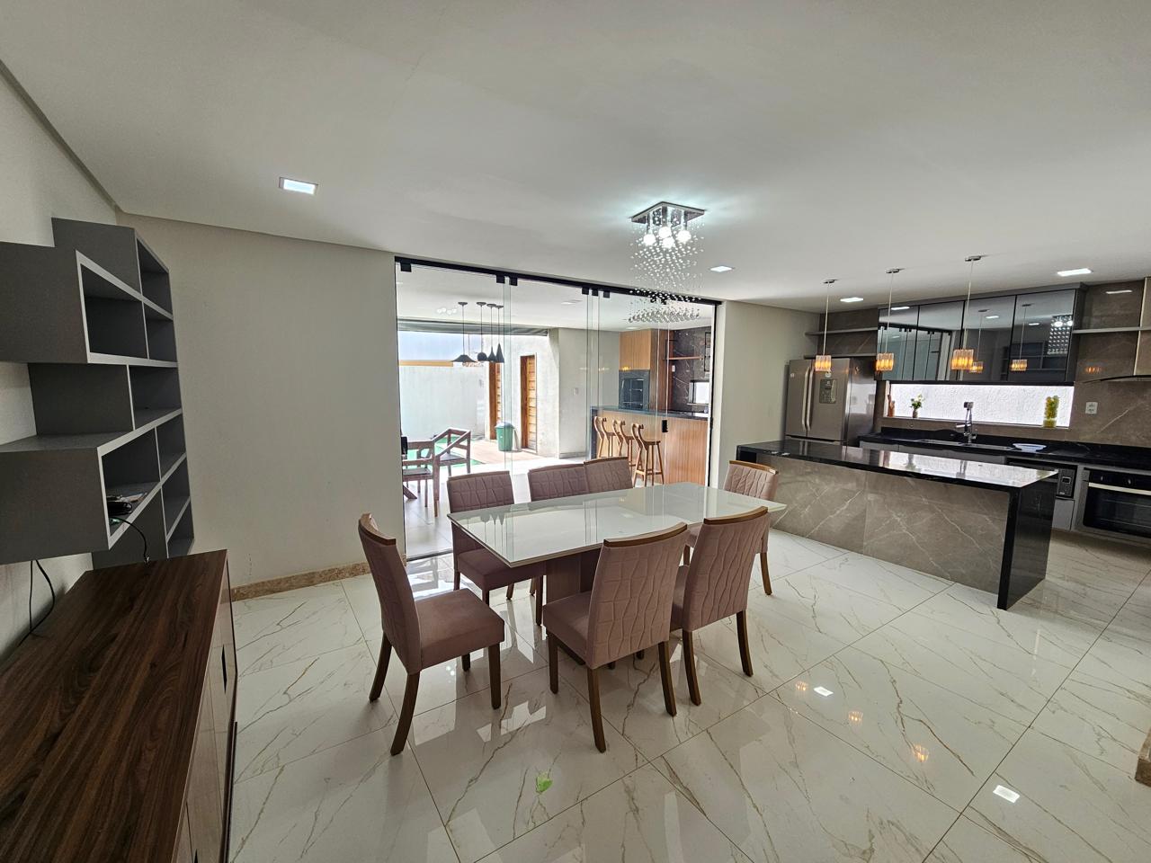 Sala de jantar e cozinha integradas